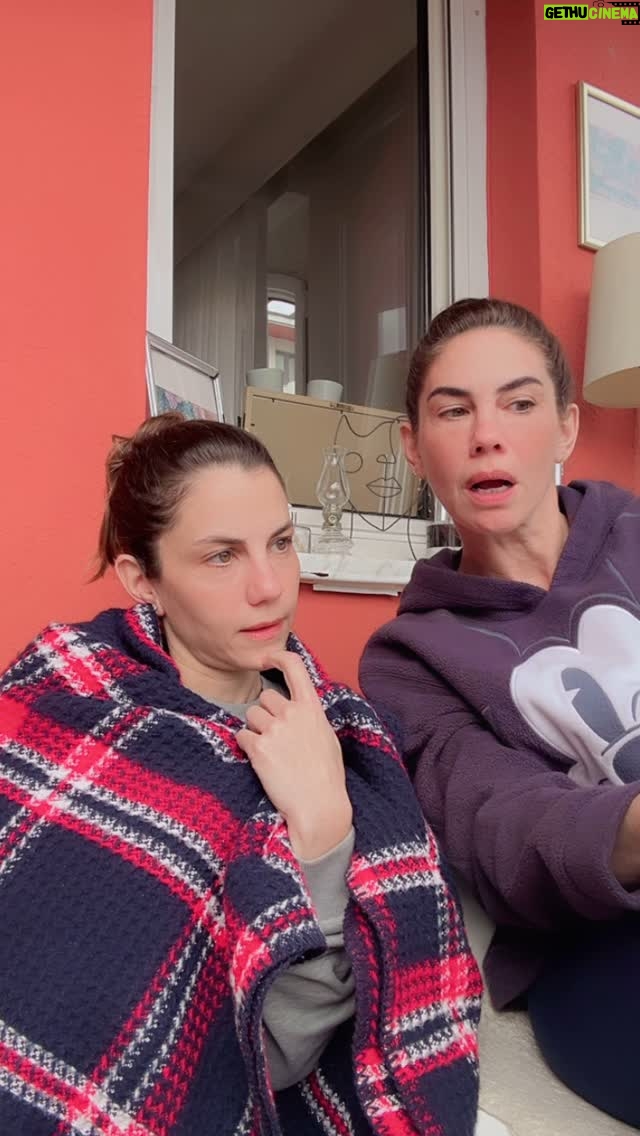 Zeynep Beşerler - 1.8K Likes - Kardeş kardeşi kıskanır mı? Tabii ki kıskanır😄neyse ki yıllar içinde arkadaşlarımız da ortak oldu🤷🏻♀️