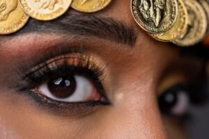 Zhalay Sarhadi Instagram - Eye of Sudan 🇸🇩

The strength of the Sudanese people shines through their gaze, each look telling a story of profound resilience. These eyes speak to the world, knowing we are watching as they endure immense hardship, yet standing firm in truth. In their eyes, we see a people who refuse to be broken, a dignified spirit that holds both a quiet strength and an unwavering commitment to justice.

In those eyes lie generations of wisdom and resilience, formed in the fires of hardship and unified by a shared vision of hope. They do not merely endure; they carry with them a powerful legacy. Each glance is a reminder that their struggle is not one of surrender but of determination, a call for justice that cannot be silenced.

Let us keep our eyes on Sudan, amplifying their stories and bearing witness to the resilience that defines them. Their courage demands our attention and solidarity.

Help this content reach more people by sharing it and following the creator’s account, @moamenghanim

عين السودان 🇸🇩
 
تتألق قوة الشعب السوداني في نظراتهم، فكل نظرة تروي حكاية صمود عميق. هذه العيون تخاطب العالم، عارفة أننا نراقبهم بينما يتحملون المصاعب الجسيمة، ومع ذلك يثبتون على الحق. في عيونهم نرى شعبًا يرفض الانكسار، روحًا كريمة تجمع بين قوة هادئة والتزامًا راسخًا بالعدالة
 
تتجلى في هذه العيون أجيال من الحكمة والصمود، صُقلت في محن الحياة ووُحِدت برؤية مشتركة للأمل. لا يقتصر دورهم على التحمل فقط؛ بل يحملون إرثًا قويًا. كل نظرة تذكرنا بأن نضالهم ليس استسلامًا، بل إصرارًا، ونداءً للعدالة لا يمكن إسكاتُه
 
لنبقِ أعيننا على السودان، لننشر قصصهم ونشهد على الصمود الذي يُعرّفهم. شجاعتهم تتطلب منا الانتباه والتضامن

ساعد هذا المحتوى في الوصول إلى المزيد من الناس من خلال مشاركته ومتابعة حساب
 @moamenghanim

Credit:
Cast: @itsarwaahmed 
Director, Writer, Producer, DOP, Gaffer, Editor: @moamenghanim 
Stylist: @rawaadel
Makeup artist: @makeupbymaab 
PA, BTS: @janaislam___ 
1st AD, BTS: @murielletannous 
Special thanks: @almayassabnthamad @khalifa_photo @maryamwb @tasweer.qa @dohafirestation @qatarmuseums for supporting this project
#sudan #savesudan #sudanmatters #sudanwomen