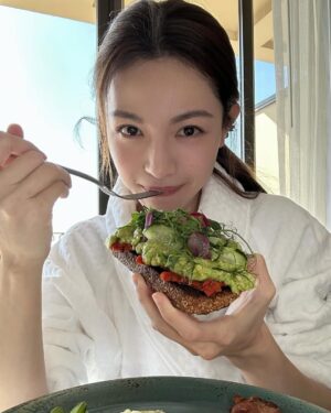 Zhong Chuxi Instagram - Morning😋