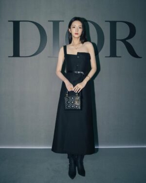 Zhou Ye Instagram - 😉@dior

#dior #DiorAW25