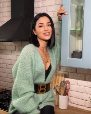 Zlata Ognevich Instagram - ✨ ТОП-5 корисних звичок у моєму харчуванні ✨

1️⃣ Авокадо – моя любов! 🥑 Ідеальне джерело корисних жирів, яке додає ситості та смаку.
2️⃣ Овочі – завжди на тарілці! Кожен мій прийом їжі містить порцію овочів – це база здорового раціону. 🥗
3️⃣ Простий соус – секрет смачного салату! Оливкова олія   лимонний/лаймовий сік   улюблені спеції. Моє комбо – орегано 🌿
4️⃣ Кавовий детокс ☕🚫 Тимчасово відмовилася від кави – і що ви думаєте? Менше набряків, більше енергії! 🔥
5️⃣ 10 років без м’яса – і жодного дня не шкодую! Обираю пескаторіанське харчування: багато овочів, морепродуктів і мінімум солодкого. Це моя версія середземноморської дієти, яка робить мене здоровішою та енергійнішою! 💚