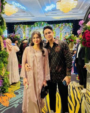 Zoe Abbas Jackson Instagram - Happy Wedding Ochi dan Lutfi🥹🙏🏻 #kupinangochi