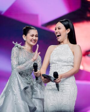 Zoe Abbas Jackson Instagram - Sctv awards 2023 💙

Dress by @mawaddatulhaq 
jewelry by @adellejewellery 
Stylist by @wanda_haraa 
Makeup by @ryanogilvy 
Hairdo by @iwanetaufik_hair 
Nails by @tangy___tango 
Photo by @snap.nuel