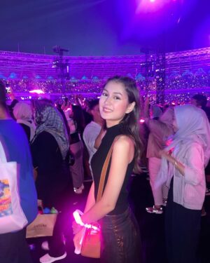 Zoe Abbas Jackson Instagram - My first @coldplay concert 🪐🫶🏼