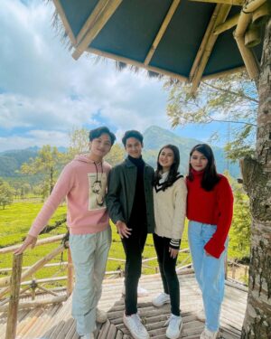 Zoe Abbas Jackson Instagram - ⛰️🍃💚