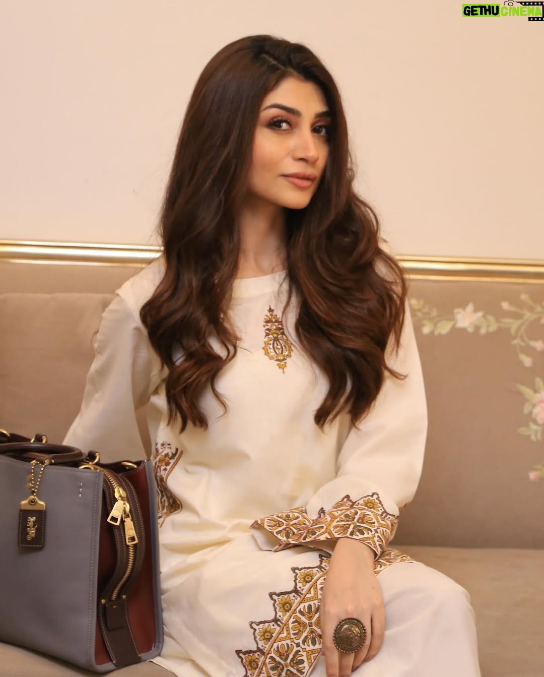 Zoya Nasir - 9.6K Likes - Daagh tou achay hotay hain
*when you see it*
@sheenbyshaistalodhi
#zoyanasir