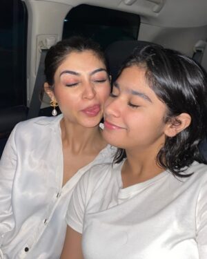 Zoya Nasir Instagram - Aik hai phuppo

#zoyanasir