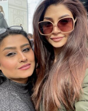Zoya Nasir Instagram - Some of the recent moments I was at my happiest. My beautiful sister and her wonderful kids being my light ♥️

#zoyanasir #birthdaymonth #birthdaygirl