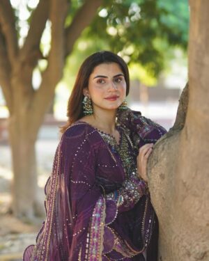 Zubab Rana Instagram - 💜💜