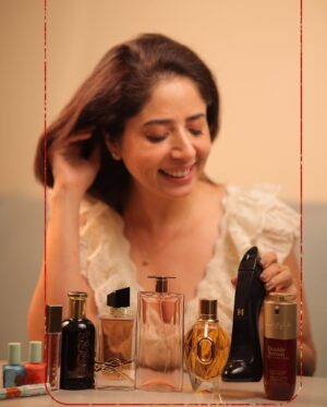 aiana jain Instagram - ShowStoppers 2024 is here — step into the spotlight! ✨Explore your favorites in beauty, skincare, and fragrances, and win amazing prizes.
📱 An iPhone 16 every day
✈️ A dream trip to Dubai   vouchers from @easemytrip
🚗 A stunning @hyundaiindia Exter as the grand prize!
Visit @shoppers_stop or @ssbeauty stores, or shop on the app 🛍️ and let the spotlight follow you. 💖 Your #ShowstopperMoment awaits!