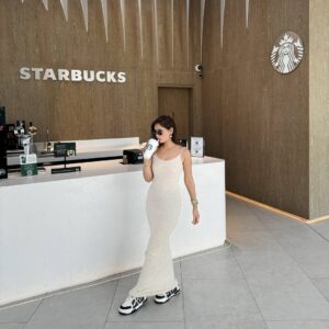 himanshi sharma Instagram - Sippin’ on something sweet at Starbucks.

#StarbucksStyle #CoffeeLover #ChicCoffee #CoffeeBreak #CaffeineQueen #OOTD #CoffeeTime #FashionAndCoffee #CoffeeVibes #CaffeineFix #StylishSips #LatteLove #CoffeeRun #CoffeeAndConfidence #StarbucksLife