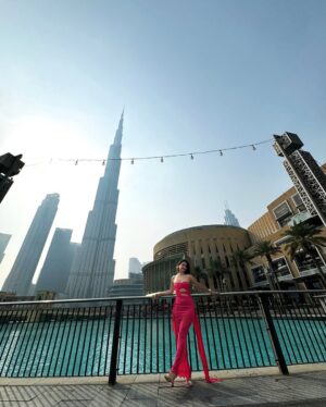 himanshi sharma Instagram - Elegance with a view🩷
.
.
.
.
#Dubai #MyDubai #VisitDubai #DubaiLife #DubaiDreams #DubaiLifestyle #DubaiLuxury #DubaiTravel #DubaiVibes #DubaiCity #DubaiSkyline #DubaiMoments #OnlyInDubai #DubaiFashion #DubaiDiaries #DubaiAdventures #DubaiLove #DubaiSunset #BurjKhalifa #ExploreDubai
