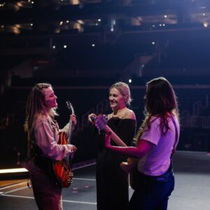 AJ Michalka Instagram - The most fun ever. When @kelseaballerini brought up the idea at the MSG show of joining her in LA it was an immediate yes! ….you are the sweetest and kindest soul to invent an entrance like this for us. Will never forget playing PBS with you in our hometown. Love you and your band and crew, the loveliest people just like you, have a great rest of the run and can’t wait to hang in pjs at the house 

📷 @catherinepowell