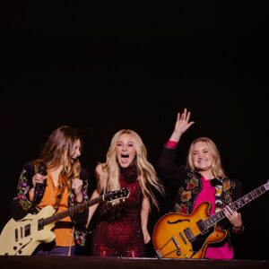 AJ Michalka Instagram - The most fun ever. When @kelseaballerini brought up the idea at the MSG show of joining her in LA it was an immediate yes! ….you are the sweetest and kindest soul to invent an entrance like this for us. Will never forget playing PBS with you in our hometown. Love you and your band and crew, the loveliest people just like you, have a great rest of the run and can’t wait to hang in pjs at the house 

📷 @catherinepowell