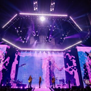 AJ Michalka Instagram - The most fun ever. When @kelseaballerini brought up the idea at the MSG show of joining her in LA it was an immediate yes! ….you are the sweetest and kindest soul to invent an entrance like this for us. Will never forget playing PBS with you in our hometown. Love you and your band and crew, the loveliest people just like you, have a great rest of the run and can’t wait to hang in pjs at the house 

📷 @catherinepowell