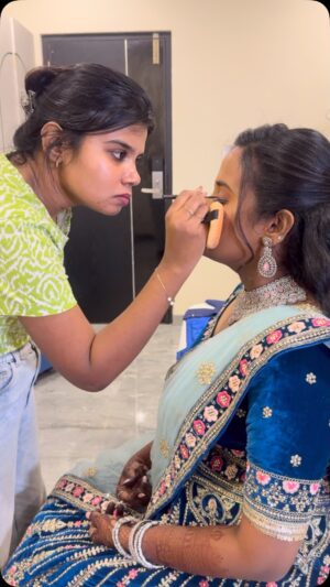 Aarthi Chandran Instagram - Outstaion Bridal MiniVlog 😍✨
Bridal bookings are open ✨
Dm for enquiries 🎈 package starts from Rs 4,999/-
Get glammed up on your big day 💕💃

#makeupaddict #reelsinstagram #reels #makeuptutorial #makeupartist #tamilreels 
 #reels #feelitreelit #reelsinstagram #tamilreels #gowiththetrend