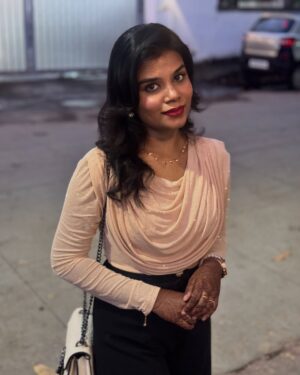 Aarthi Chandran Instagram - Wrapped in Happiness ✨🥹🧿
top by @burgundybae.in 
necklace by @shopinindia.co