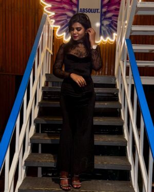 Aarthi Chandran Instagram - Another 365 days to make lil wishes that fills my soul♥️🥹🎈🎂

#birthdaynight #birthdayoutfit #birthdaypost #mableaarthi