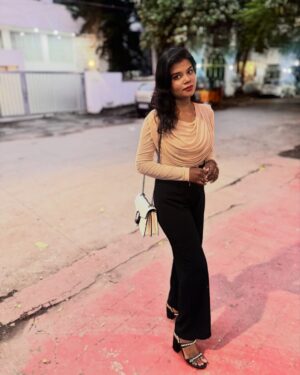 Aarthi Chandran Instagram - Wrapped in Happiness ✨🥹🧿
top by @burgundybae.in 
necklace by @shopinindia.co