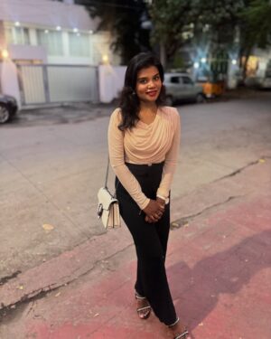 Aarthi Chandran Instagram - Wrapped in Happiness ✨🥹🧿
top by @burgundybae.in 
necklace by @shopinindia.co