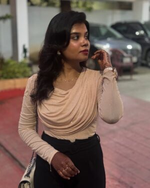 Aarthi Chandran Instagram - Wrapped in Happiness ✨🥹🧿
top by @burgundybae.in 
necklace by @shopinindia.co