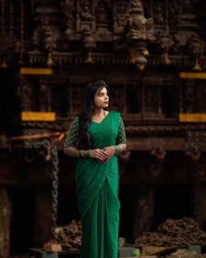 Aarthi Chandran Instagram - Una naan thaalattuvenae manakootula 💚 Birthday 2k25 🎂
📸 by @g3_photography @gopi_mounishwaran 

#photoshoot #birthday #mableaarthi