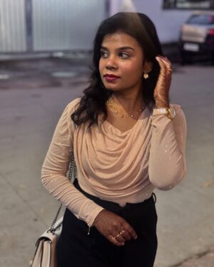 Aarthi Chandran Instagram - Wrapped in Happiness ✨🥹🧿
top by @burgundybae.in 
necklace by @shopinindia.co