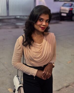 Aarthi Chandran Instagram - Wrapped in Happiness ✨🥹🧿
top by @burgundybae.in 
necklace by @shopinindia.co