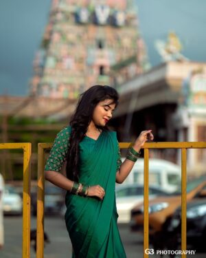 Aarthi Chandran Instagram - Una naan thaalattuvenae manakootula 💚 Birthday 2k25 🎂
📸 by @g3_photography @gopi_mounishwaran 

#photoshoot #birthday #mableaarthi