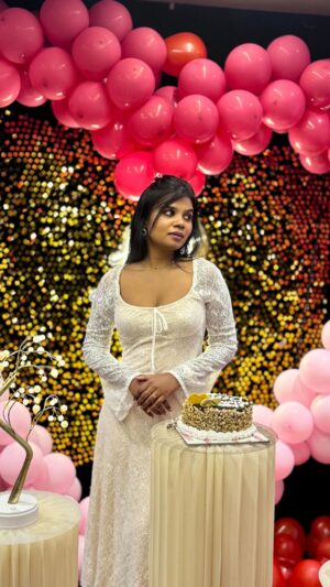 Aarthi Chandran Instagram - Kutty GRWM 🤍🦢
@maybelline age rewind concealer
@colourpopcosmetics tinted moisturiser 
@lauramercier loose powder
@forever52india blush palette
@rarebeauty highlighter
@sephora_india  lipstick
@maybelline eyeliner & mascara
@maccosmeticsindia setting spray
#makeupaddict #reelsinstagram #reels #makeuptutorial #makeupartist #tamilreels 
 #reels #feelitreelit #reelsinstagram #tamilreels #gowiththetrends #reelsinstagram #love #funny  #grwm #grwmmakeup