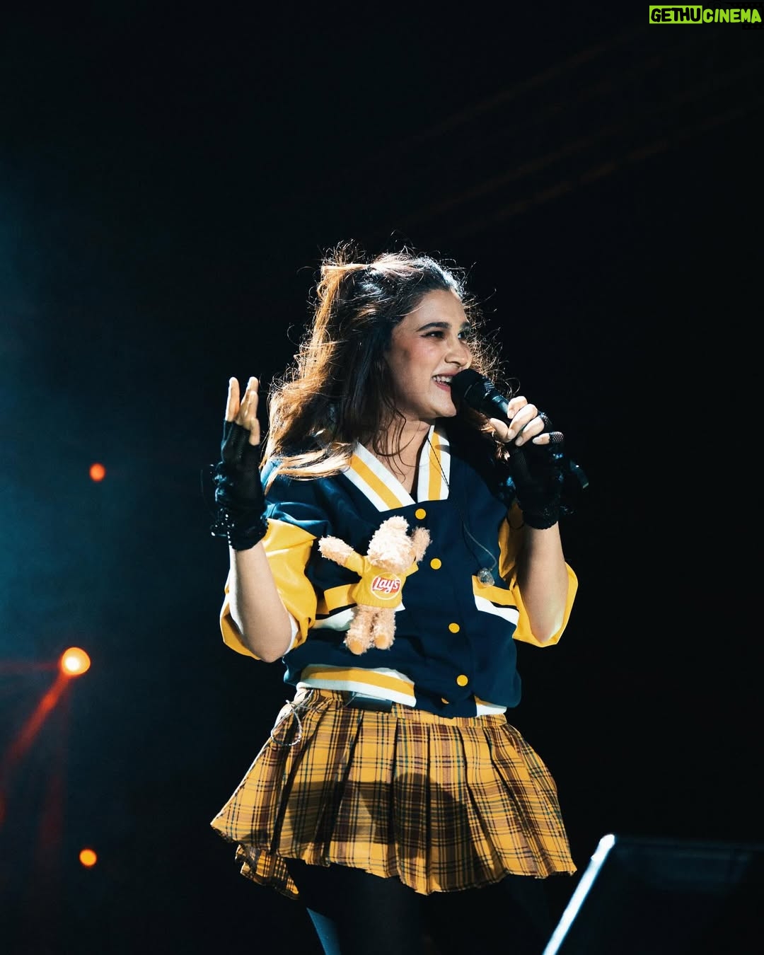Aastha Gill - 172.3K Likes - Last night was pure MAGIC! Geeta University, Panipat, @geetauniversitypanipat you were an incredible host. The crowd’s response was overwhelming, and I’m still buzzing from the energy. Thanks for having me🫂😇 #GeetaUniversity #Panipat #Performance #magic
