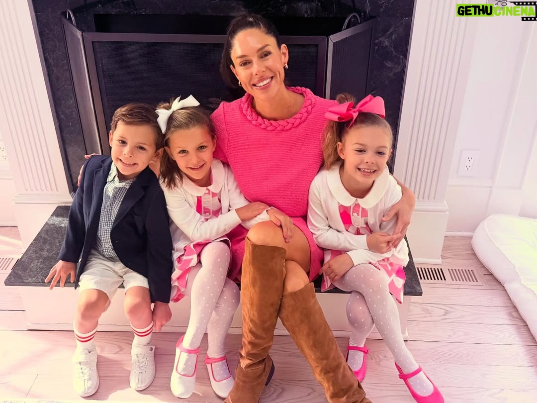 Abby Huntsman - 1.2K Likes - Hopppppy Easter from these little 🐰’s 💜 💜