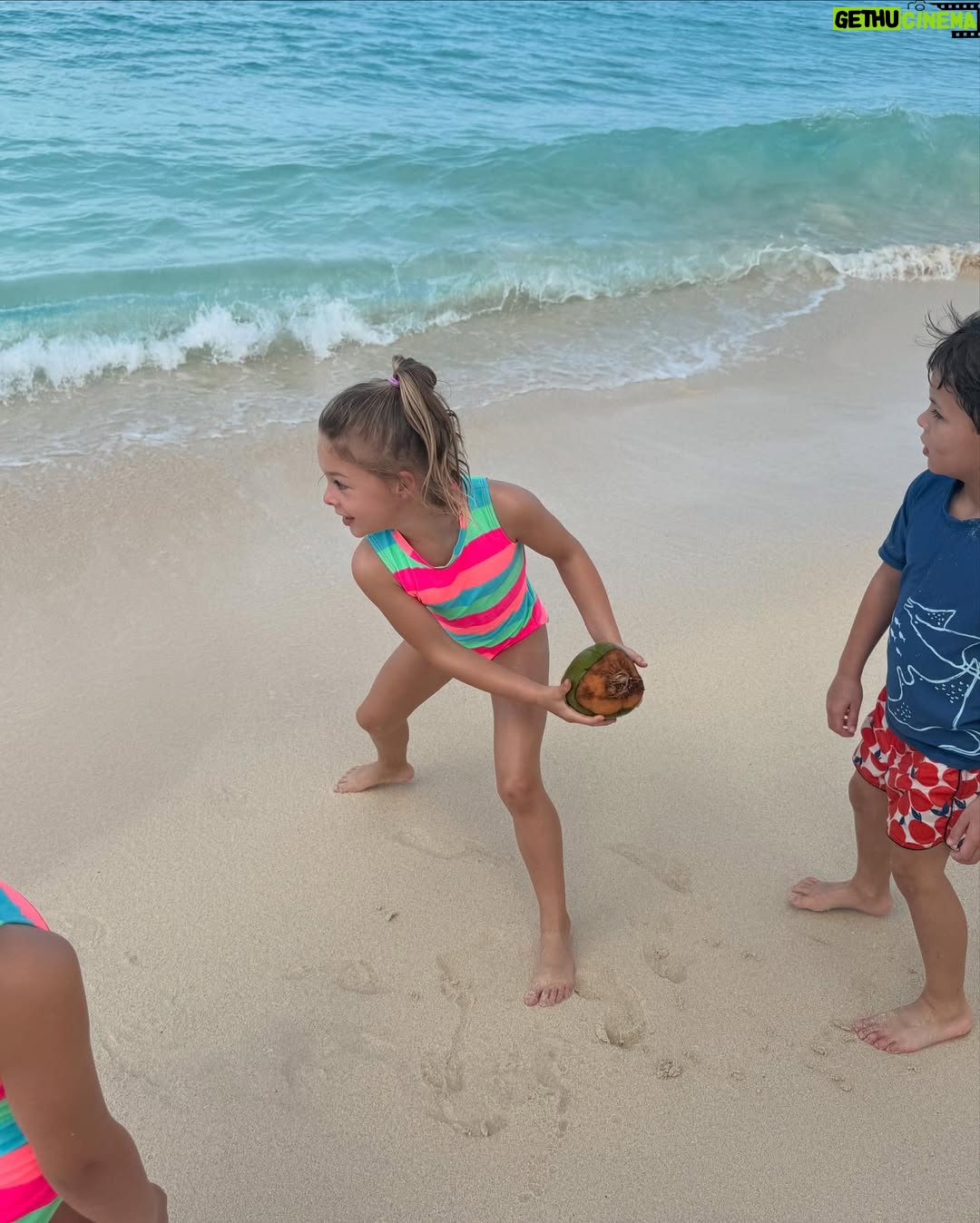 Abby Huntsman - 2K Likes - 🏖️ 🌅 🌴 oh how we will miss you