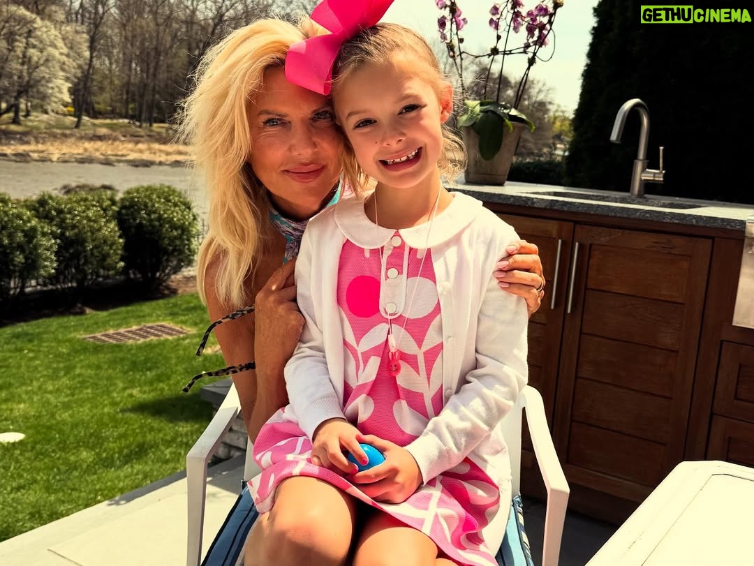 Abby Huntsman - 1.2K Likes - Hopppppy Easter from these little 🐰’s 💜 💜