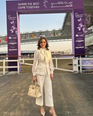 Abeer Ahmed Instagram - من بطولة الشقب الدوليه للفروسيه في دولة قطر . @alshaqab  @socast_qa  عبير_أحمد #عبير_احمد # النون ومايعلمون #قلم_رصاص #الكويت #السعوديه #غسيل #الإمارات #البحرين #عمان #قطر  #عافك_الخاطر  #حضرة_الموقف #سرك_الخافي #الناموس #حضن_الشوك #كلام_أصفر #مع_حصة_قلم #قلوب_لاتتوب #كالوس #الحريم #ابشر_بالسعد # قناة_دبي #قناة_إم _بي_سي #قناة_الظفره #تلفزيون_الكويت #قناة_أبو_ظبي 
‏‎‏#abeer_ahmed #3abeer_a7med  #kuwait #mbc #explore
