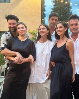 Adela Popescu Instagram - Mai ZEN de atat chiar nu ar fi putut sa fie vacanta asta. ❤️
#micutagarsoniera #fallingforfodor #mariasigina