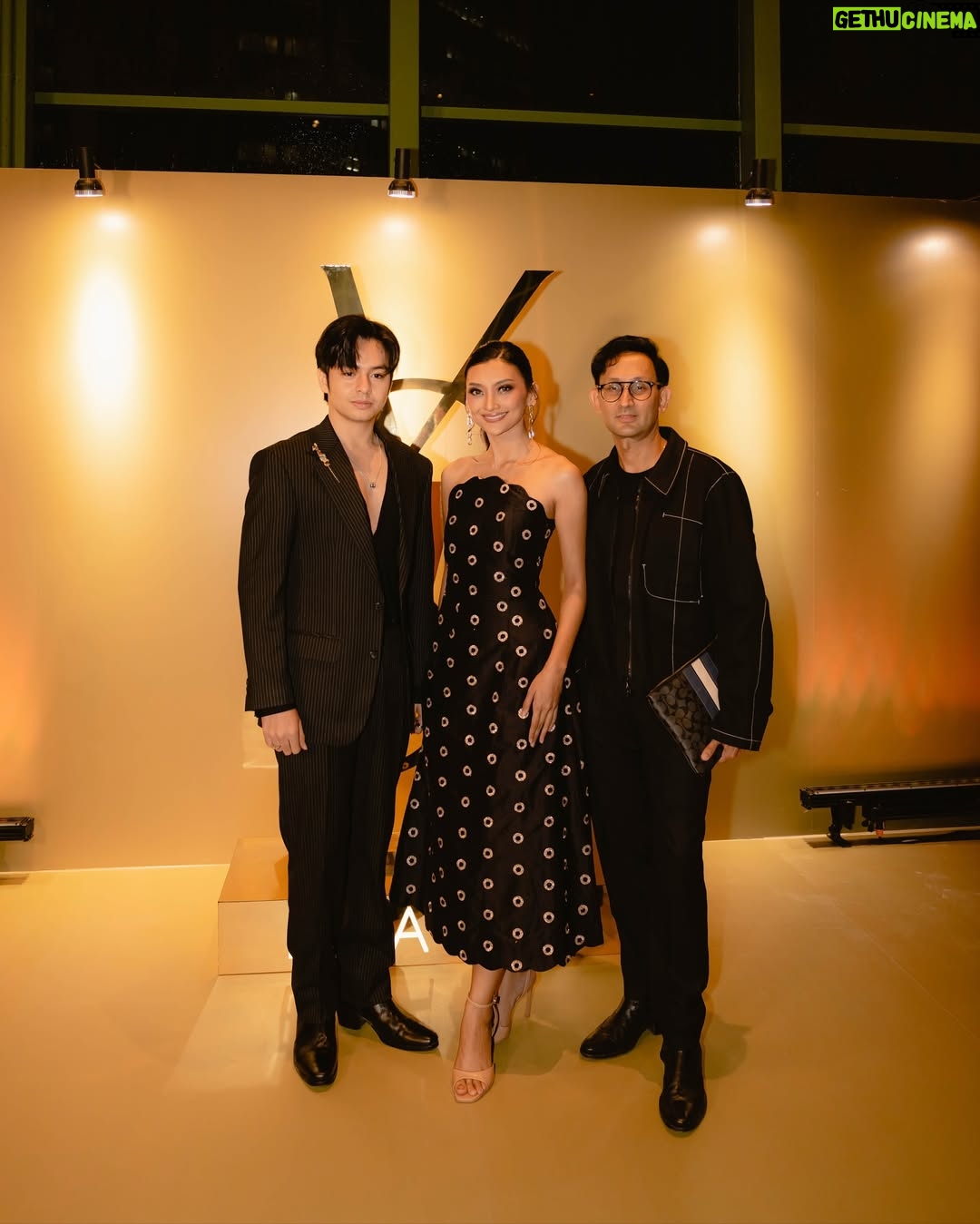 Adinda Cresheilla - 3 Likes - Thank you for the opulent dinner @yslbeauty❤️
Styled by @revashion
Makeup hairdo by @herdanaprill
#YSLBeautyID #YSLEid