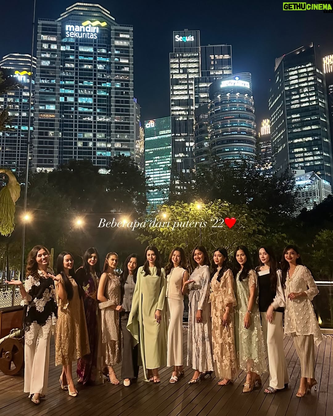 Adinda Cresheilla - 3 Likes - Entering the last day of Ramadhan.. how fast time flies🕊️ Doaku hari ini ngga neko-neko, semoga Ramadhan mendatang masih dipertemukan dgn orang-orang baik ini kembali❤️
Bersyukur sekali tahun ini dapet banyak berkah Ramadhan yang tak terduga. God’s plans are indeed way better than ours. Wish you’re spending your Ramadhan with the loved ones too!
Mohon maaf lahir batin🤗 Sudah siap lebaran?