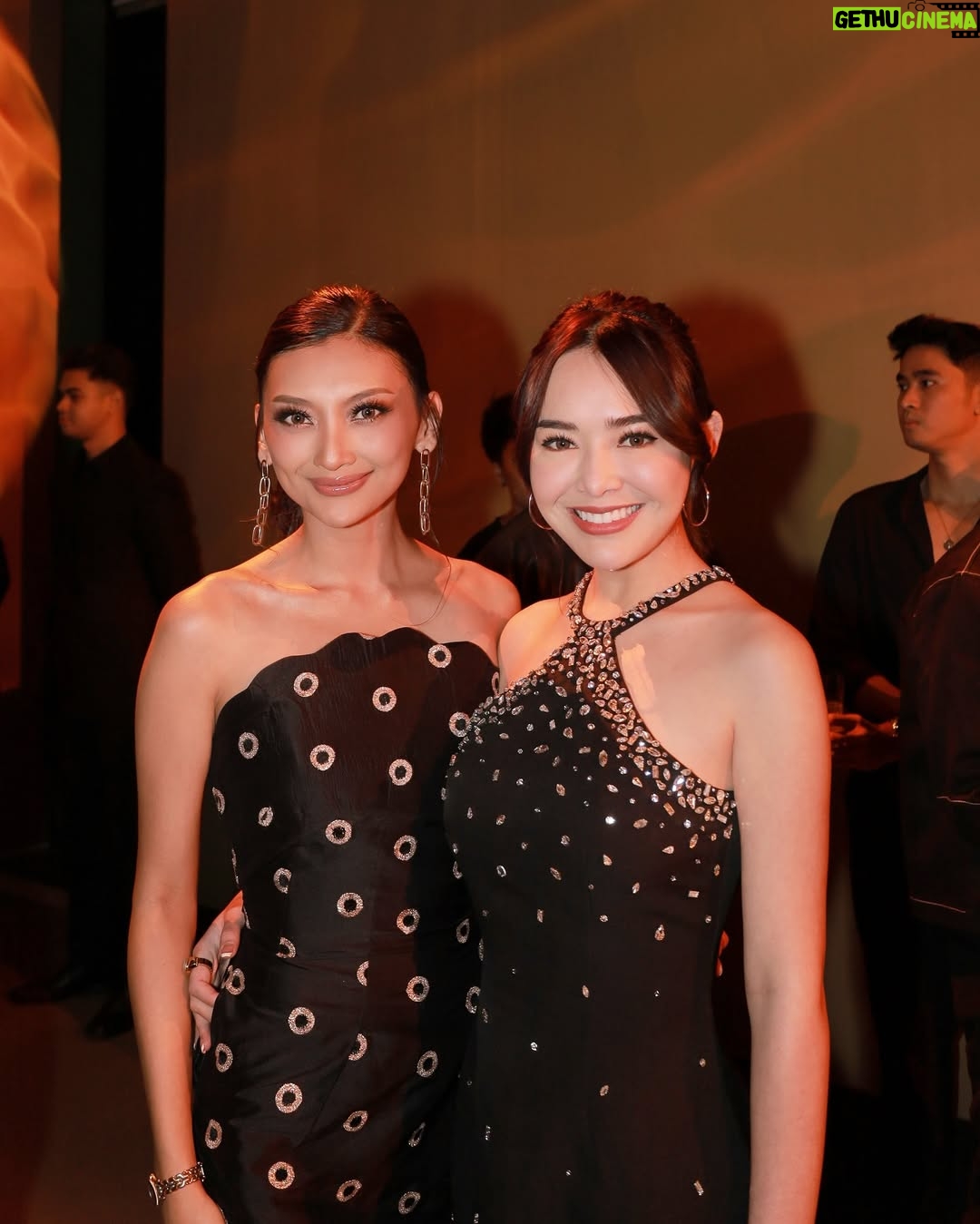 Adinda Cresheilla - 3 Likes - Thank you for the opulent dinner @yslbeauty❤️
Styled by @revashion
Makeup hairdo by @herdanaprill
#YSLBeautyID #YSLEid