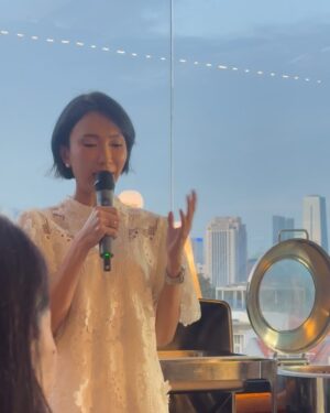 Adinda Cresheilla Instagram - Some unposted pics from our gathering last Monday. Semoga tahun depan makin lengkap, makin banyak silahturahmi, makin banyak kolaborasi. Bersyukur bisa jadi bagian dari figur-figur inspiratif ini🤗

All pics were taken by ka @noy.tarmadhirta 
Location: @pennjakarta