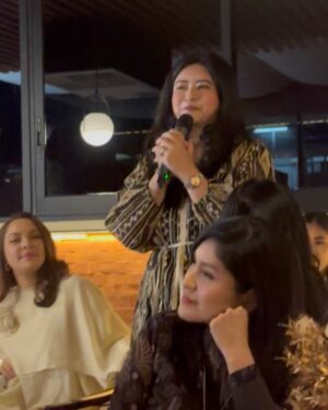 Adinda Cresheilla Instagram - Some unposted pics from our gathering last Monday. Semoga tahun depan makin lengkap, makin banyak silahturahmi, makin banyak kolaborasi. Bersyukur bisa jadi bagian dari figur-figur inspiratif ini🤗

All pics were taken by ka @noy.tarmadhirta 
Location: @pennjakarta