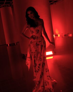Adinda Cresheilla Instagram - @houseofharryhalim “FINALITY” Autumn Winter 2025 show. In love with the whole performance and the amazing ranges of Harry’s signature pieces. Truly one of a kind👏🏼

Wrapped in #HarryHalim gown❤️
——
Pictures captured by @snap.nuel @dzikrisukma @chaltonciptadi