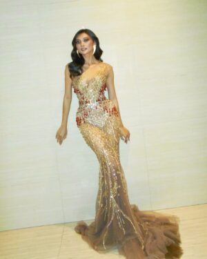 Adinda Cresheilla Instagram - Another pov from last night📸 Congratulations for the launch of @mdtv 🌹

Styled by @revashion 
Makeup by @herdanaprill 
Hair by @ichanaahair 
Pics by @sendioramadhan @dinashabrina19