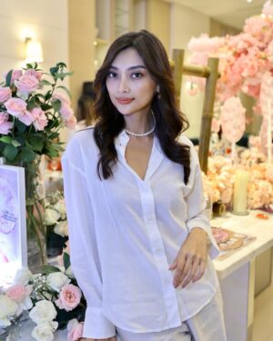 Adinda Cresheilla Instagram - With @clarinsid this evening, for the launch of their new brightening products. Cant wait to try them😍

#ClarinsIndonesia