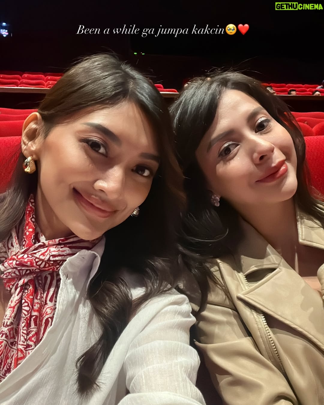 Adinda Cresheilla - 3 Likes - Entering the last day of Ramadhan.. how fast time flies🕊️ Doaku hari ini ngga neko-neko, semoga Ramadhan mendatang masih dipertemukan dgn orang-orang baik ini kembali❤️
Bersyukur sekali tahun ini dapet banyak berkah Ramadhan yang tak terduga. God’s plans are indeed way better than ours. Wish you’re spending your Ramadhan with the loved ones too!
Mohon maaf lahir batin🤗 Sudah siap lebaran?