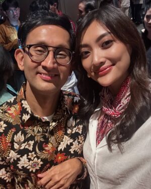 Adinda Cresheilla Instagram - Entering the last day of Ramadhan.. how fast time flies🕊️ Doaku hari ini ngga neko-neko, semoga Ramadhan mendatang masih dipertemukan dgn orang-orang baik ini kembali❤️

Bersyukur sekali tahun ini dapet banyak berkah Ramadhan yang tak terduga. God’s plans are indeed way better than ours. Wish you’re spending your Ramadhan with the loved ones too!

Mohon maaf lahir batin🤗 Sudah siap lebaran?
