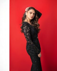Actress Aditi Rao Hydari HD Photos and Wallpapers March 2025