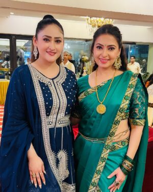 Aditi Sajwan Instagram - Dev ❤️ Aarti Ki Shaadi ✨✨✨

#reception #devaarti #teambaalveer #memories