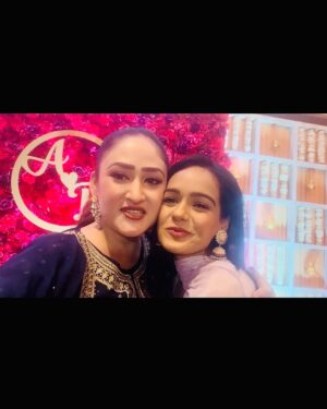 Aditi Sajwan Instagram - Dev ❤️ Aarti Ki Shaadi ✨✨✨

#reception #devaarti #teambaalveer #memories