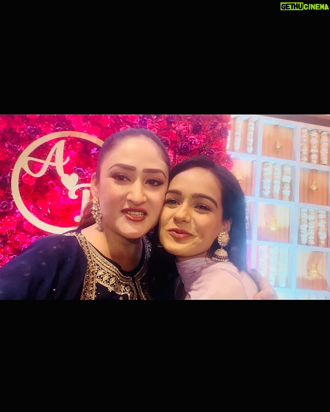 Aditi Sajwan - 185.3K Likes - Dev ❤️ Aarti Ki Shaadi ✨✨✨

#reception #devaarti #teambaalveer #memories